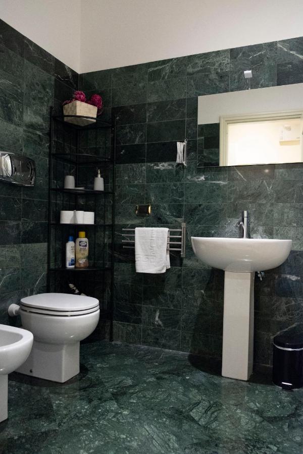 Tritone Apartment روما المظهر الخارجي الصورة