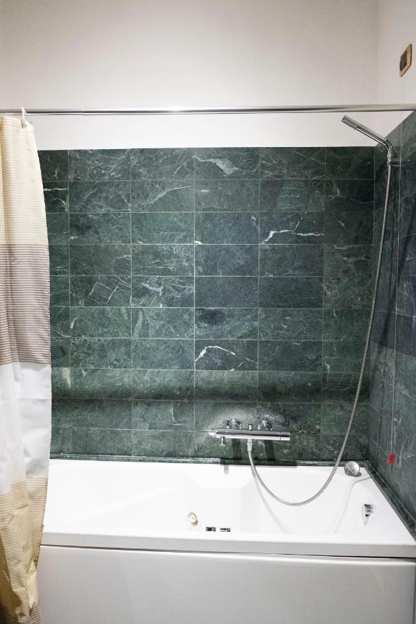 Tritone Apartment روما المظهر الخارجي الصورة